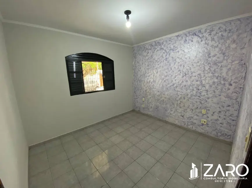 Casa com 3 quartos para alugar em Vila Cristina, Rio Claro - SP - imagem 3 Foto 3 de Casa com 3 quartos para alugar em Vila Cristina, Rio Claro - SP