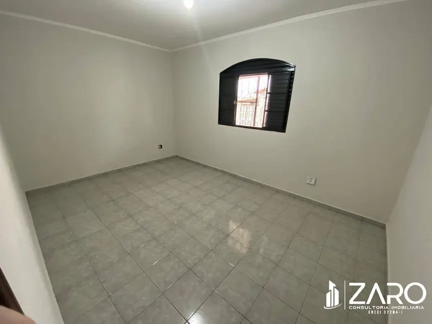 Casa com 3 quartos para alugar em Vila Cristina, Rio Claro - SP - imagem 5 Foto 5 de Casa com 3 quartos para alugar em Vila Cristina, Rio Claro - SP