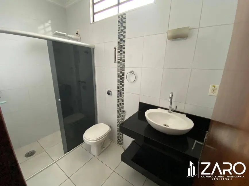 Casa com 3 quartos para alugar em Vila Cristina, Rio Claro - SP - imagem 6 Foto 6 de Casa com 3 quartos para alugar em Vila Cristina, Rio Claro - SP