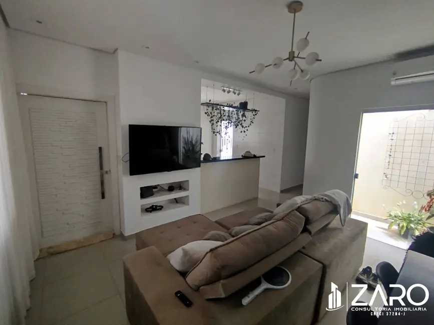 Foto 1 de Casa com 2 quartos à venda, 250m2 em Jardim Itapuã, Rio Claro - SP