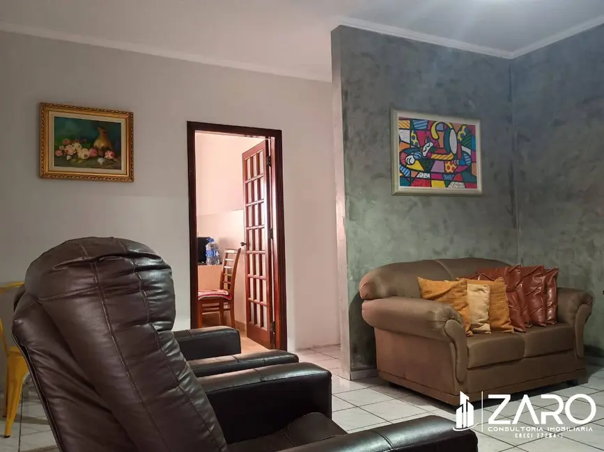 Foto 2 de Casa com 3 quartos à venda, 210m2 em Vila Indaiá, Rio Claro - SP