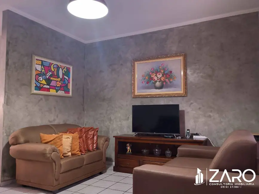 Foto 1 de Casa com 3 quartos à venda, 210m2 em Vila Indaiá, Rio Claro - SP