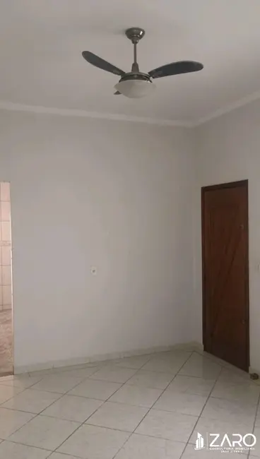 Foto 4 de Casa com 2 quartos para alugar, 150m2 em Parque Universitário, Rio Claro - SP