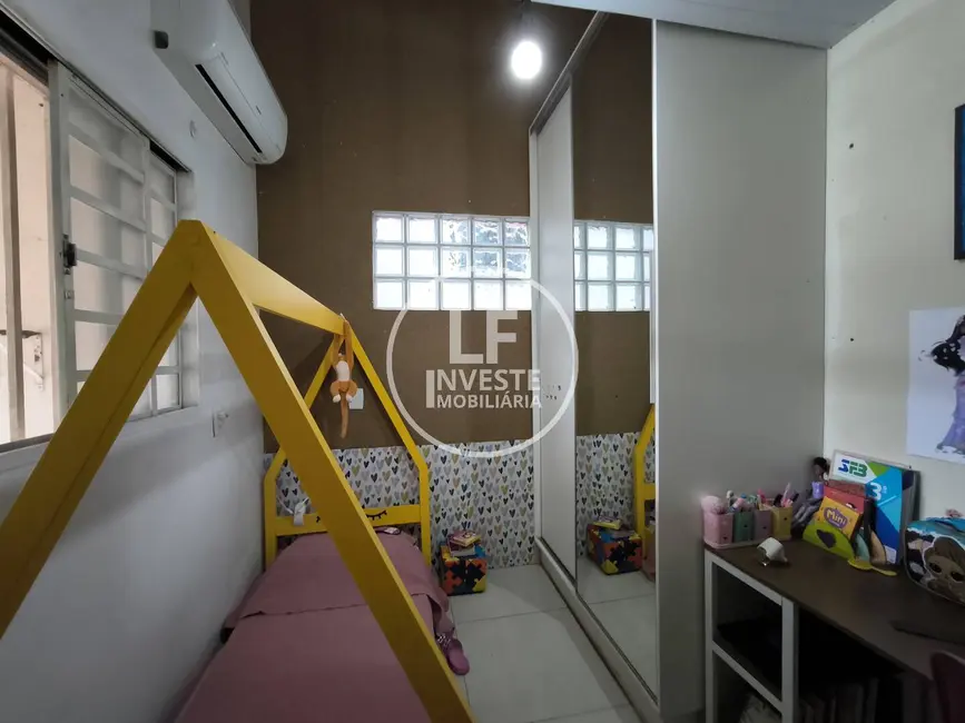 Casa de Condomínio com 4 quartos à venda, 200m2 em Condomínio Amin Camargo, Goiania - GO - imagem 9 Foto 9 de Casa de Condomínio com 4 quartos à venda, 200m2 em Condomínio Amin Camargo, Goiania - GO