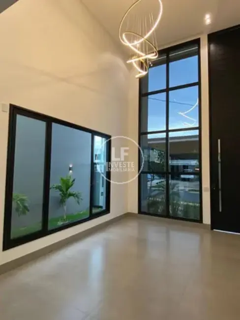 Foto 2 de Casa de Condomínio com 3 quartos à venda, 312m2 em Jardim Cristal, Aparecida De Goiania - GO