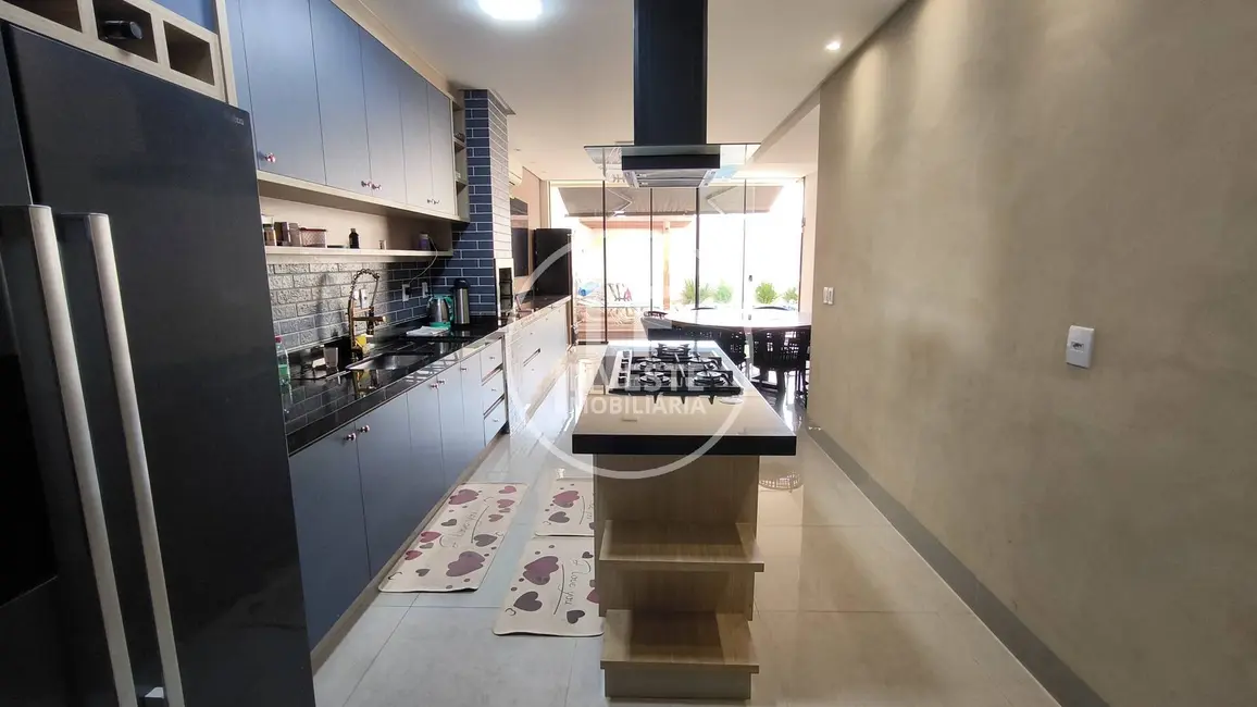 Foto 4 de Casa com 3 quartos à venda, 160m2 em Vila Rosa, Goiania - GO