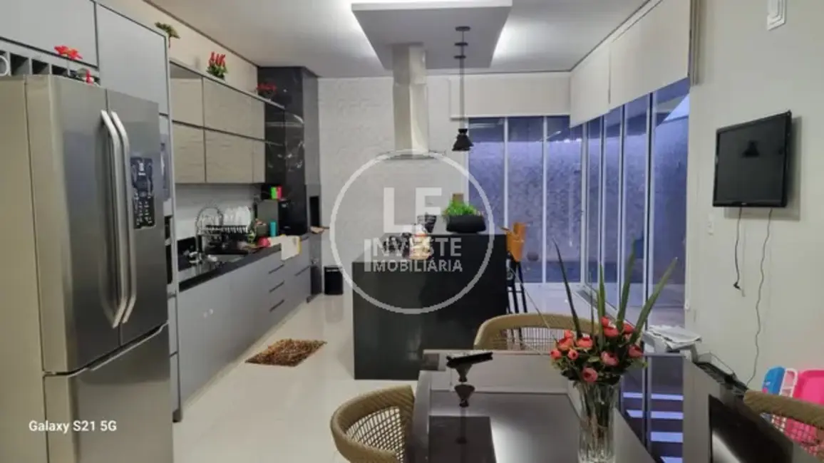 Foto 6 de Casa de Condomínio com 3 quartos à venda, 300m2 em Parqville Pinheiros, Aparecida De Goiania - GO