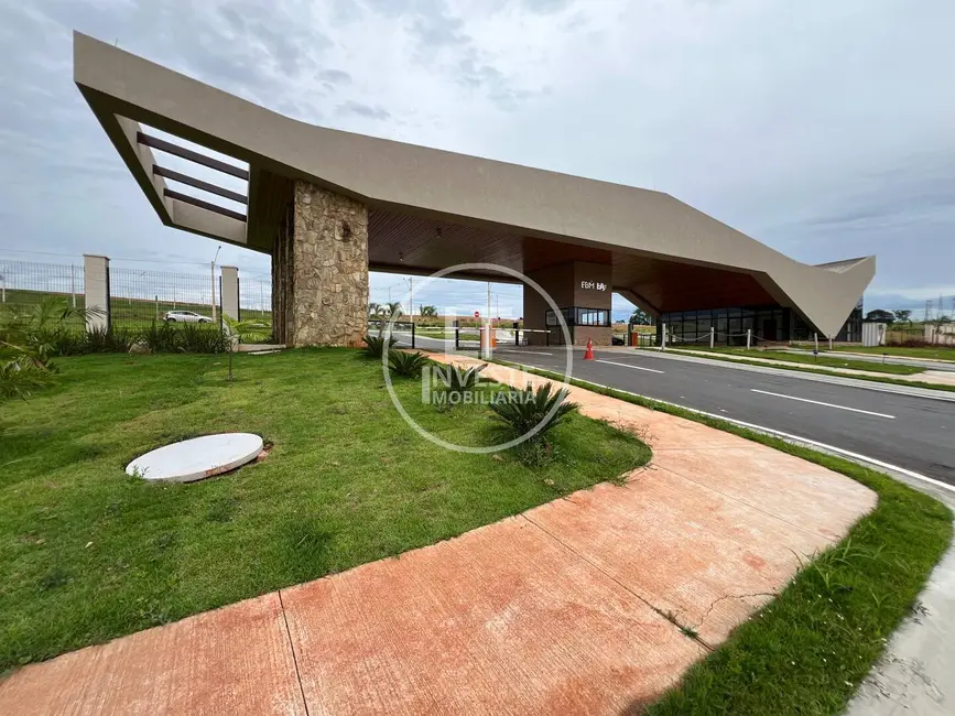 Foto 1 de Terreno / Lote à venda, 341m2 em Senador Canedo - GO