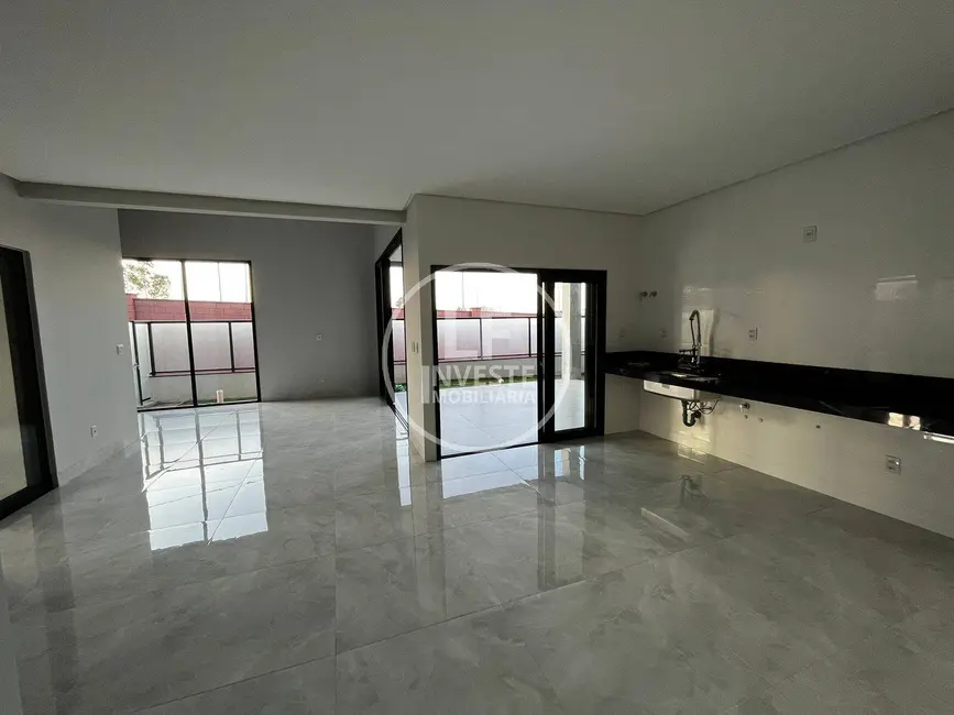 Casa de Condomínio com 3 quartos à venda, 426m2 em Jardins Nápoles, Senador Canedo - GO - imagem 5 Foto 5 de Casa de Condomínio com 3 quartos à venda, 426m2 em Jardins Nápoles, Senador Canedo - GO