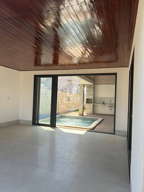 Casa de Condomínio com 3 quartos à venda, 305m2 em Senador Canedo - GO - imagem 4 Foto 4 de Casa de Condomínio com 3 quartos à venda, 305m2 em Senador Canedo - GO
