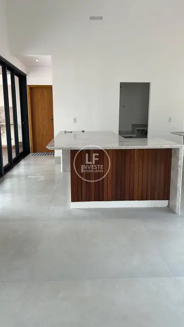 Casa de Condomínio com 3 quartos à venda, 305m2 em Senador Canedo - GO - imagem 8 Foto 8 de Casa de Condomínio com 3 quartos à venda, 305m2 em Senador Canedo - GO