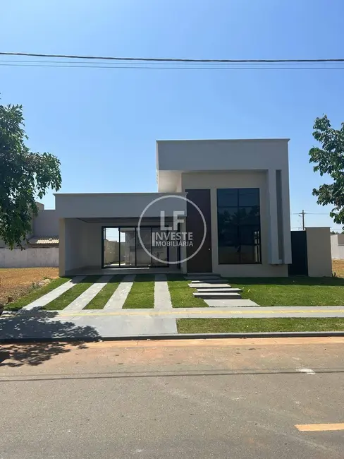 Foto 1 de Casa de Condomínio com 3 quartos à venda, 305m2 em Senador Canedo - GO