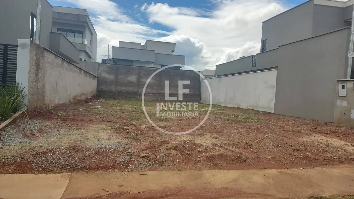 Foto 1 de Lote de Condomínio à venda, 312m2 em Jardim Cristal, Aparecida De Goiania - GO