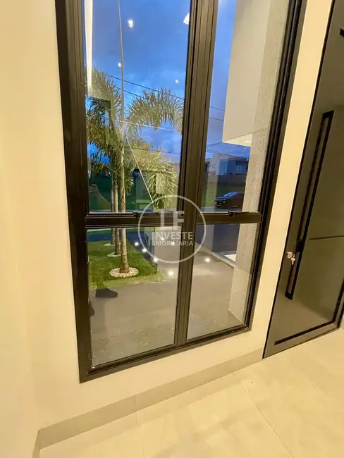 Casa com 3 quartos à venda, 240m2 em Senador Canedo - GO - imagem 3 Foto 3 de Casa com 3 quartos à venda, 240m2 em Senador Canedo - GO
