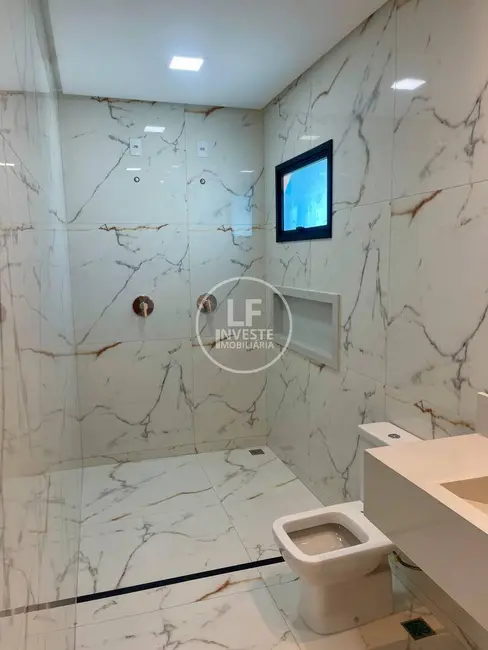 Casa com 3 quartos à venda, 240m2 em Senador Canedo - GO - imagem 8 Foto 8 de Casa com 3 quartos à venda, 240m2 em Senador Canedo - GO