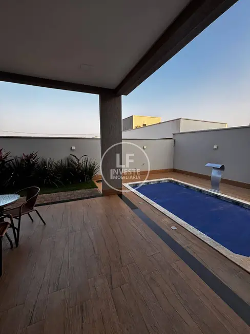 Casa com 3 quartos à venda, 179m2 em Senador Canedo - GO - imagem 1 Foto 1 de Casa com 3 quartos à venda, 179m2 em Senador Canedo - GO