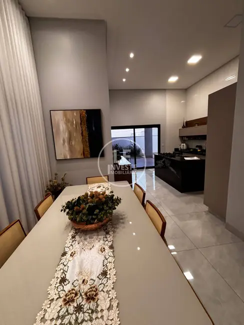 Casa com 3 quartos à venda, 179m2 em Senador Canedo - GO - imagem 7 Foto 7 de Casa com 3 quartos à venda, 179m2 em Senador Canedo - GO