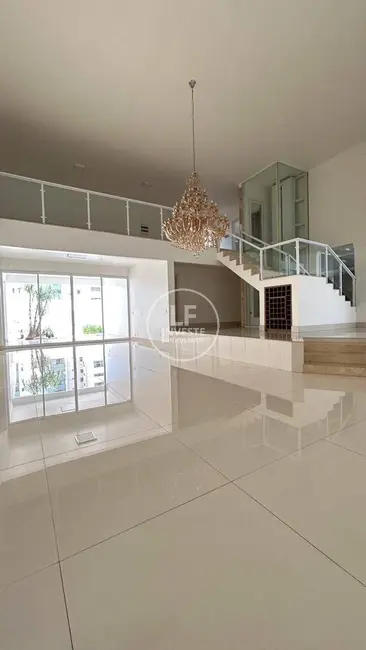 Foto 1 de Sobrado com 8 quartos à venda, 700m2 em Setor Bueno, Goiania - GO