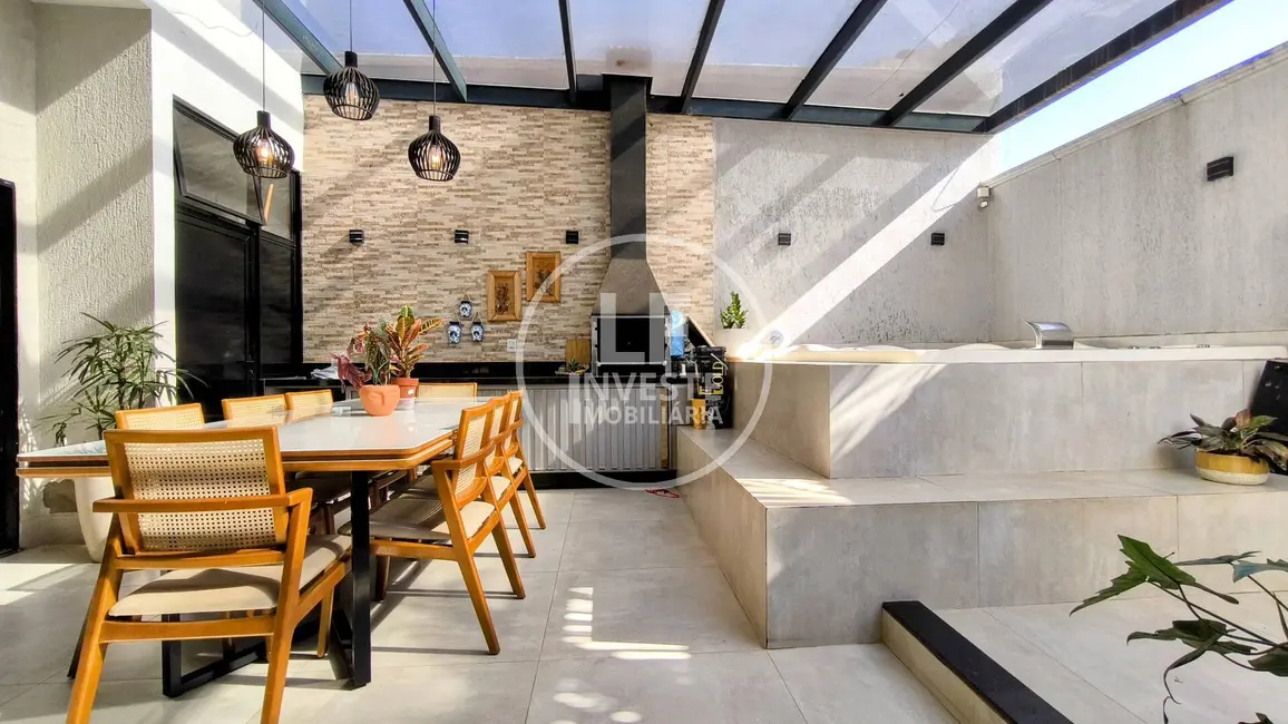 Casa com 3 quartos à venda, 300m2 em Residencial Brisas da Mata, Goiania - GO - imagem 2 Foto 2 de Casa com 3 quartos à venda, 300m2 em Residencial Brisas da Mata, Goiania - GO