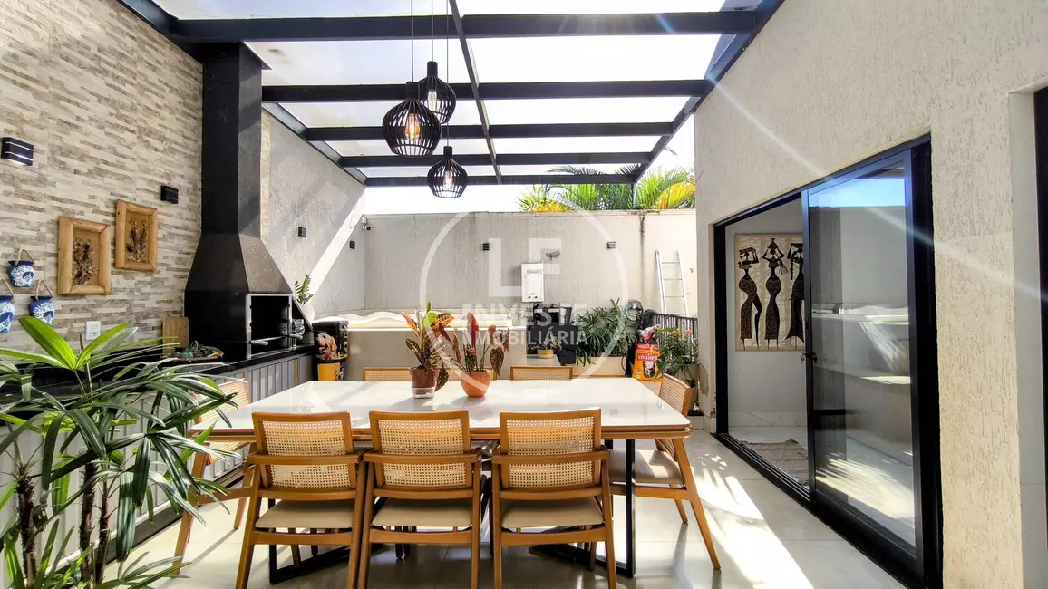 Casa com 3 quartos à venda, 300m2 em Residencial Brisas da Mata, Goiania - GO - imagem 3 Foto 3 de Casa com 3 quartos à venda, 300m2 em Residencial Brisas da Mata, Goiania - GO