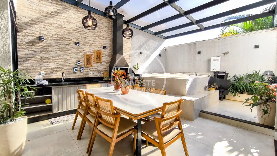 Casa com 3 quartos à venda, 300m2 em Residencial Brisas da Mata, Goiania - GO - imagem 7 Foto 7 de Casa com 3 quartos à venda, 300m2 em Residencial Brisas da Mata, Goiania - GO