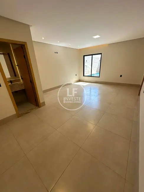 Casa com 3 quartos à venda, 360m2 em Setor Cristina II, Trindade - GO - imagem 6 Foto 6 de Casa com 3 quartos à venda, 360m2 em Setor Cristina II, Trindade - GO