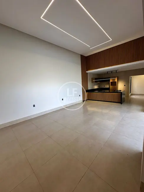 Casa com 3 quartos à venda, 360m2 em Setor Cristina II, Trindade - GO - imagem 9 Foto 9 de Casa com 3 quartos à venda, 360m2 em Setor Cristina II, Trindade - GO