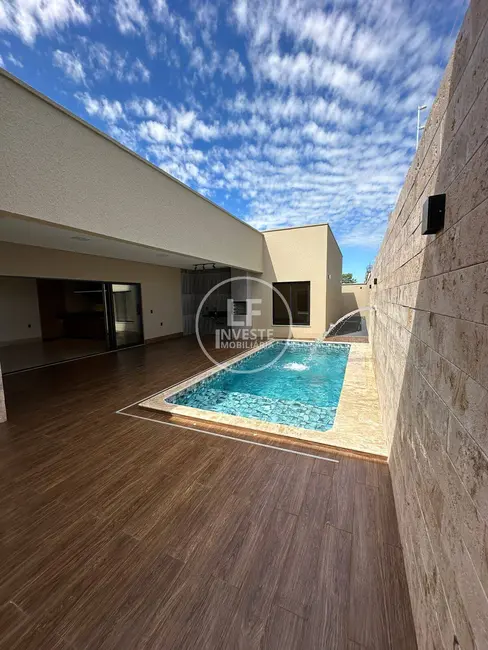 Casa com 3 quartos à venda, 360m2 em Setor Cristina II, Trindade - GO - imagem 1 Foto 1 de Casa com 3 quartos à venda, 360m2 em Setor Cristina II, Trindade - GO