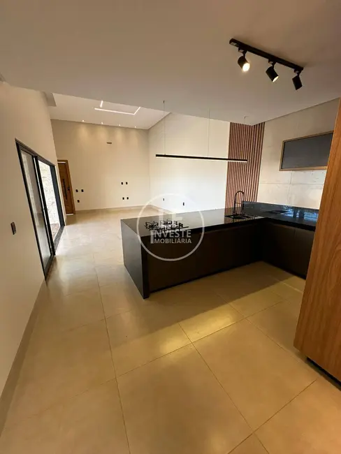 Casa com 3 quartos à venda, 360m2 em Setor Cristina II, Trindade - GO - imagem 4 Foto 4 de Casa com 3 quartos à venda, 360m2 em Setor Cristina II, Trindade - GO