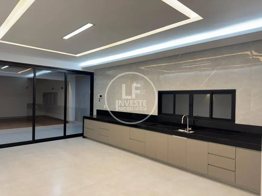 Foto 2 de Casa com 3 quartos à venda, 360m2 em Jardim Primavera, Trindade - GO