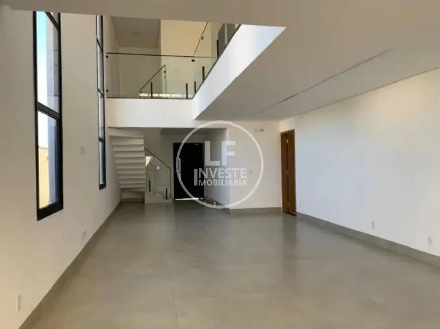 Casa com 4 quartos à venda, 288m2 em Senador Canedo - GO - imagem 3 Foto 3 de Casa com 4 quartos à venda, 288m2 em Senador Canedo - GO