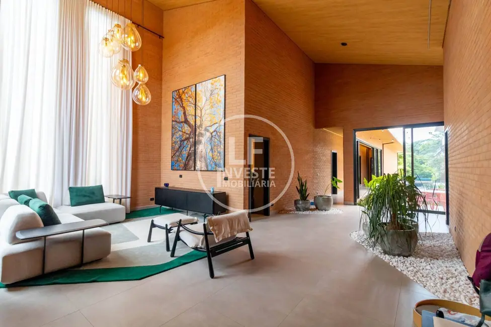 Casa de Condomínio com 4 quartos à venda, 1250m2 em Residencial Aurora das Mansões, Senador Canedo - GO - imagem 8 Foto 8 de Casa de Condomínio com 4 quartos à venda, 1250m2 em Residencial Aurora das Mansões, Senador Canedo - GO