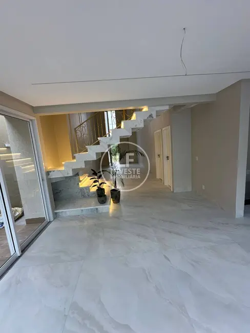 Casa de Condomínio com 4 quartos à venda, 301m2 em Senador Canedo - GO - imagem 4 Foto 4 de Casa de Condomínio com 4 quartos à venda, 301m2 em Senador Canedo - GO