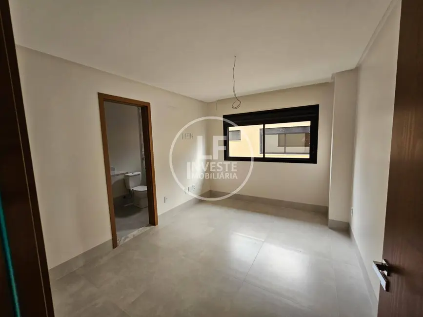 Casa de Condomínio com 4 quartos à venda, 213m2 em Senador Canedo - GO - imagem 7 Foto 7 de Casa de Condomínio com 4 quartos à venda, 213m2 em Senador Canedo - GO