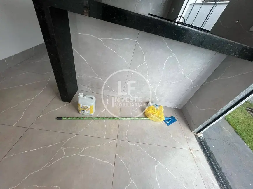 Casa de Condomínio com 3 quartos à venda, 200m2 em Jardim Decolores, Trindade - GO - imagem 5 Foto 5 de Casa de Condomínio com 3 quartos à venda, 200m2 em Jardim Decolores, Trindade - GO