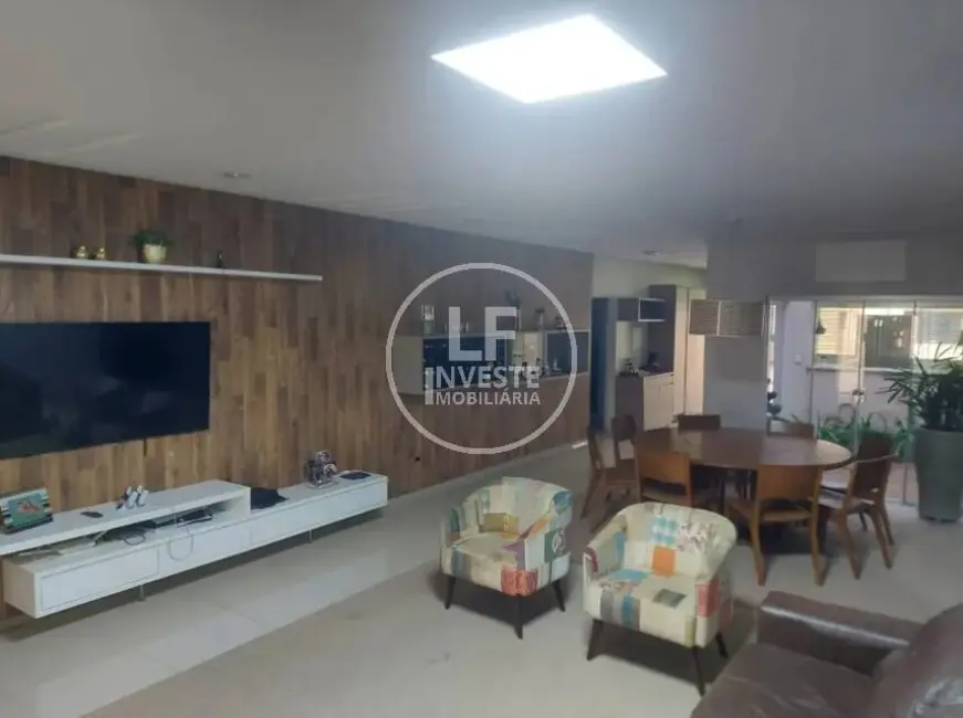 Foto 3 de Casa com 4 quartos à venda, 320m2 em Village Veneza, Goiania - GO