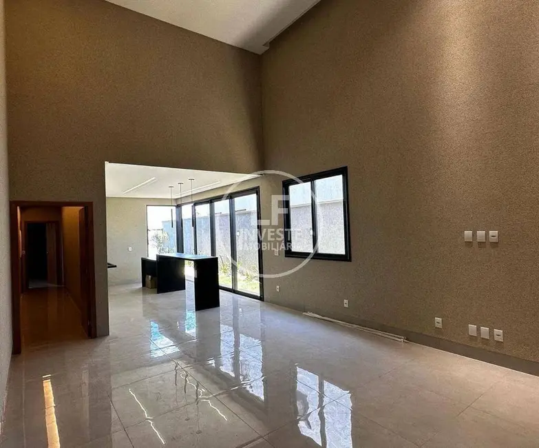 Casa com 3 quartos à venda, 150m2 em Parqville Pinheiros, Aparecida De Goiania - GO - imagem 2 Foto 2 de Casa com 3 quartos à venda, 150m2 em Parqville Pinheiros, Aparecida De Goiania - GO