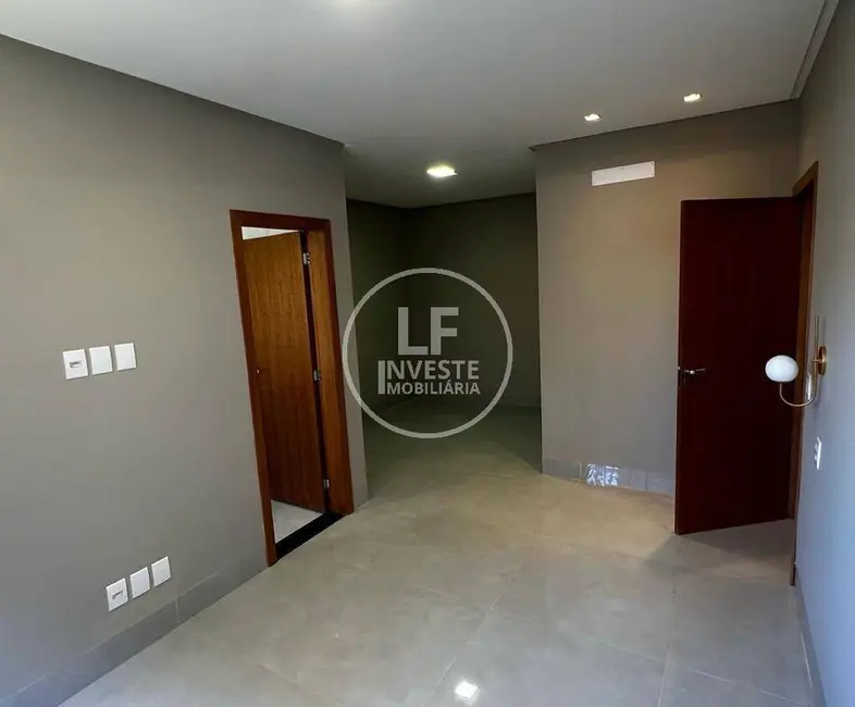 Casa com 3 quartos à venda, 150m2 em Parqville Pinheiros, Aparecida De Goiania - GO - imagem 4 Foto 4 de Casa com 3 quartos à venda, 150m2 em Parqville Pinheiros, Aparecida De Goiania - GO