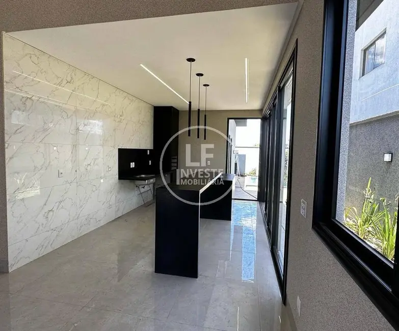 Casa com 3 quartos à venda, 150m2 em Parqville Pinheiros, Aparecida De Goiania - GO - imagem 3 Foto 3 de Casa com 3 quartos à venda, 150m2 em Parqville Pinheiros, Aparecida De Goiania - GO