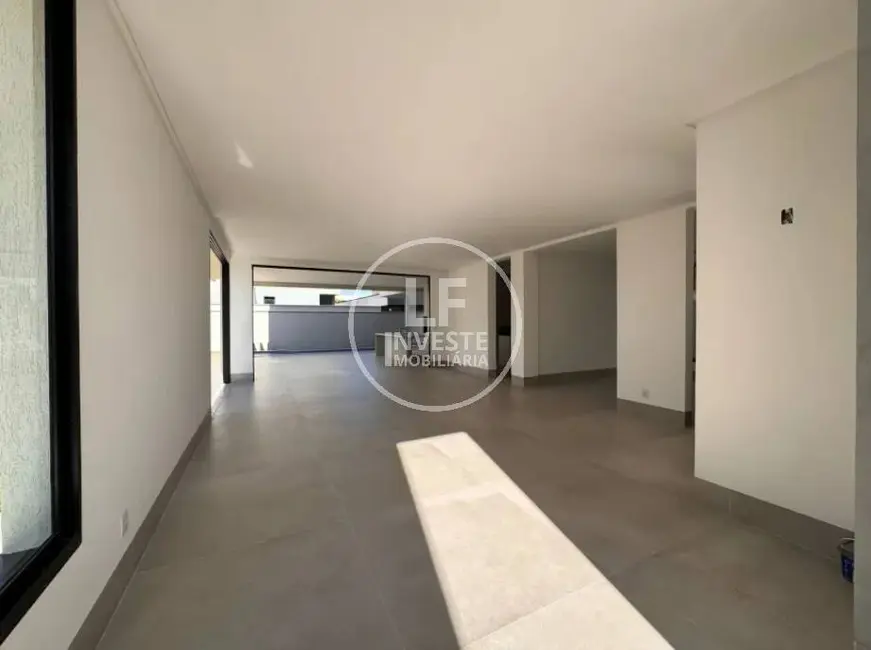 Foto 2 de Casa com 5 quartos à venda, 399m2 em Residencial Goiânia Golfe Clube, Goiania - GO