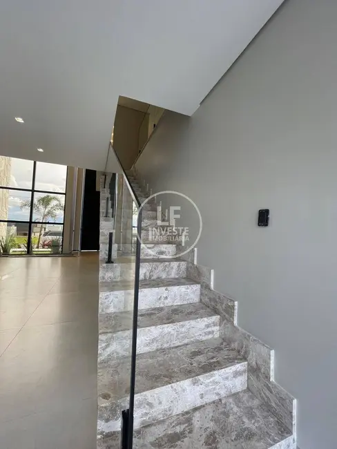 Sobrado com 4 quartos à venda, 300m2 em Senador Canedo - GO - imagem 8 Foto 8 de Sobrado com 4 quartos à venda, 300m2 em Senador Canedo - GO