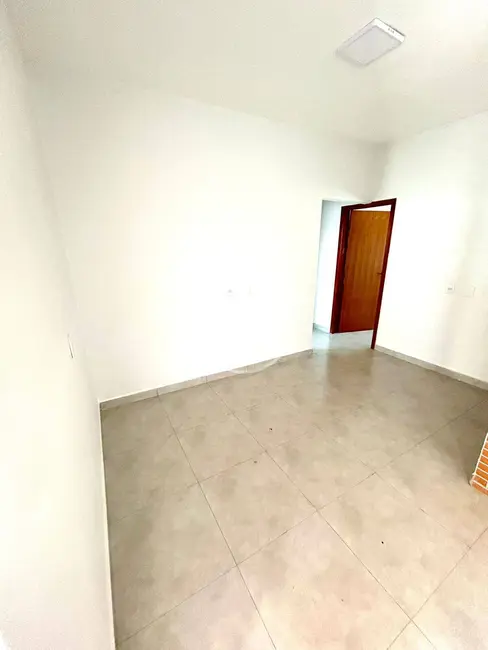 Casa com 3 quartos à venda, 180m2 em Jardim Todos os Santos, Senador Canedo - GO - imagem 8 Foto 8 de Casa com 3 quartos à venda, 180m2 em Jardim Todos os Santos, Senador Canedo - GO