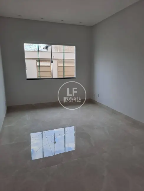 Foto 2 de Casa com 3 quartos à venda, 180m2 em Aparecida De Goiania - GO