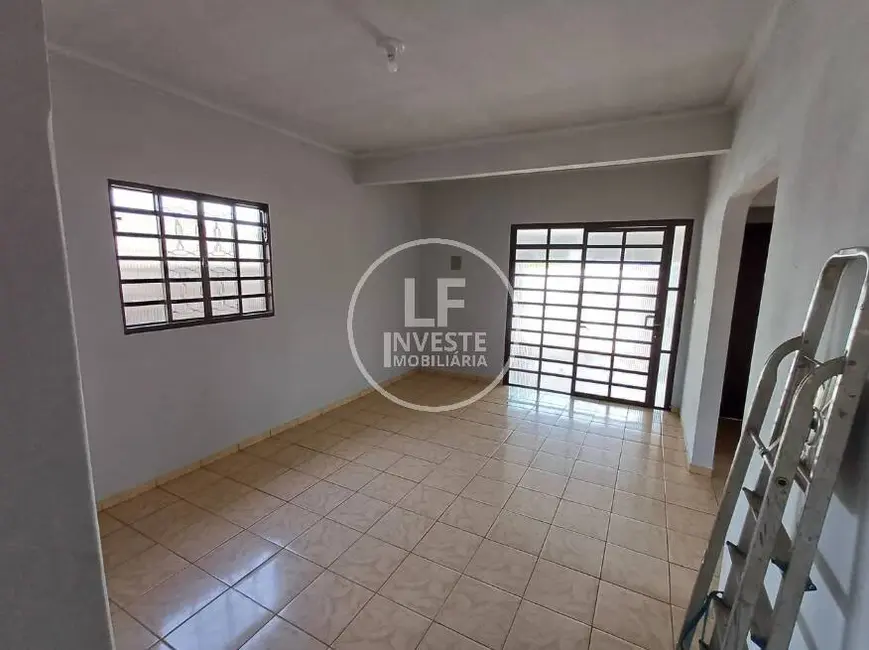 Foto 3 de Casa com 2 quartos à venda, 360m2 em Jardim Ipê, Aparecida De Goiania - GO
