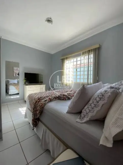 Foto 5 de Casa com 4 quartos à venda, 360m2 em Vila Santa Isabel, Anapolis - GO