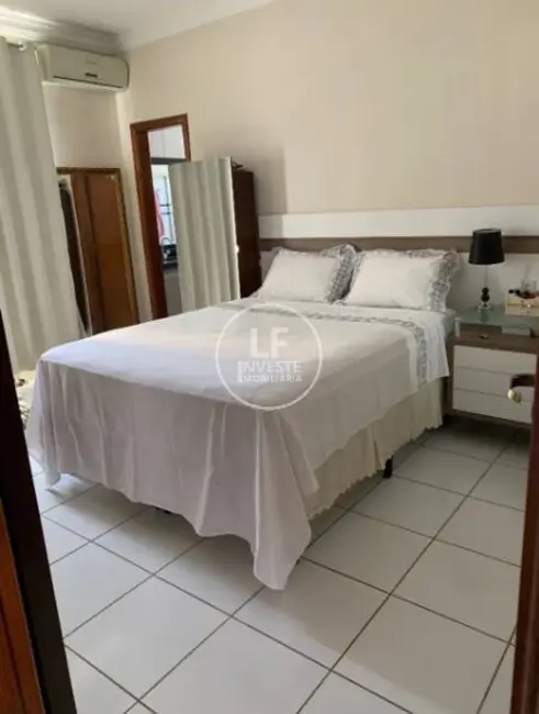 Foto 2 de Casa com 4 quartos à venda, 360m2 em Vila Santa Isabel, Anapolis - GO