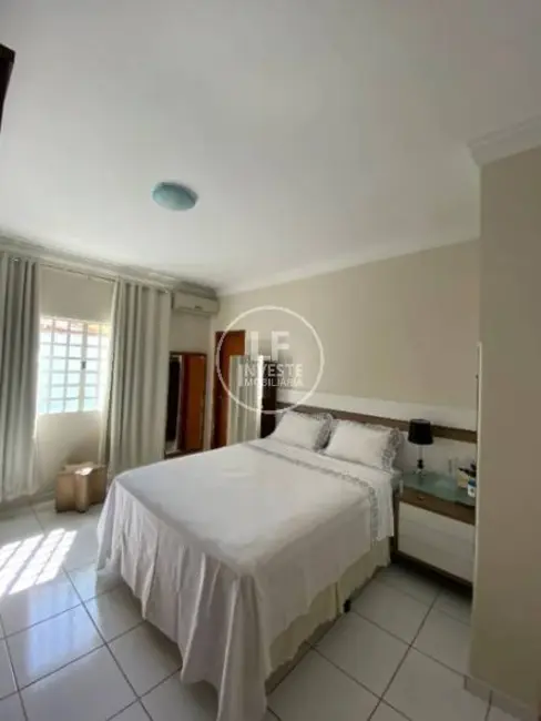 Foto 3 de Casa com 4 quartos à venda, 360m2 em Vila Santa Isabel, Anapolis - GO