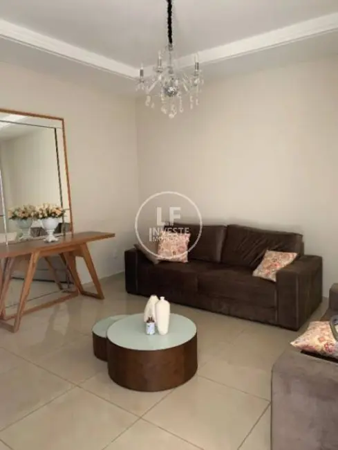 Foto 8 de Casa com 4 quartos à venda, 360m2 em Vila Santa Isabel, Anapolis - GO