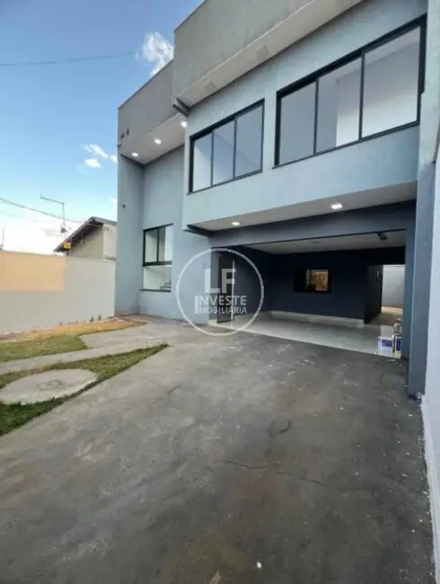 Foto 1 de Sobrado com 3 quartos à venda, 200m2 em Morada dos Pássaros, Aparecida De Goiania - GO