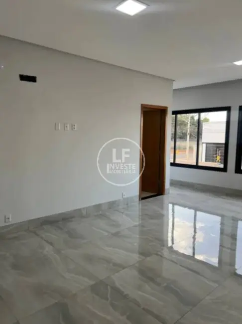 Foto 9 de Sobrado com 3 quartos à venda, 200m2 em Morada dos Pássaros, Aparecida De Goiania - GO